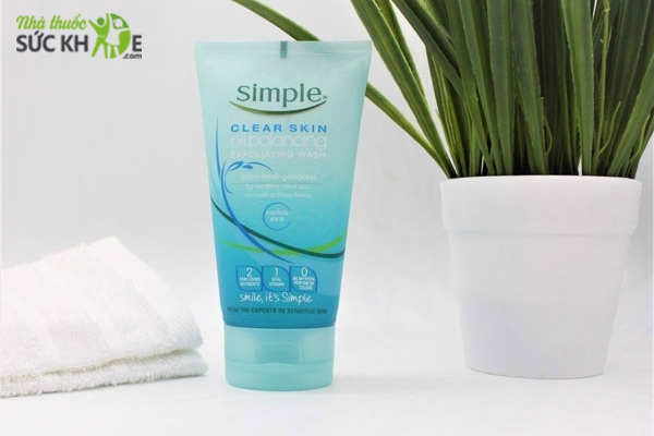 Sữa rửa mặt Simple Clear Skin Oil Balancing Exfoliating Wash